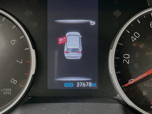 Used 2022 Toyota RAV4 LE AWD/4WD image 10