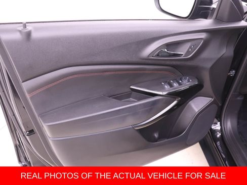 Used 2024 Chevrolet Trax RS w/ Sunroof Package image 9