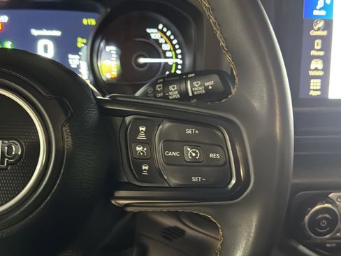 Used 2024 Jeep Wrangler Unlimited w/ Convenience Group AWD/4WD image 13