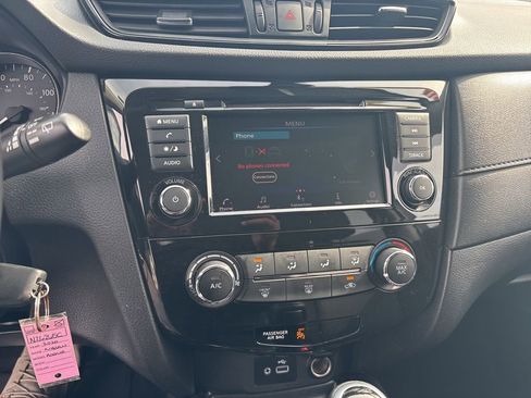 Used 2020 Nissan Rogue S w/ Special Edition Package image 14