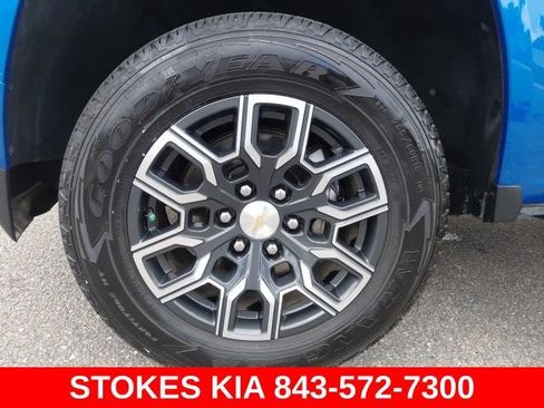 Used 2023 Chevrolet Colorado LT w/ LT Convenience Package III RWD image 10