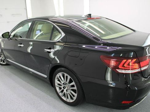 Used 2017 Lexus LS 460 w/ Comfort Package RWD image 16