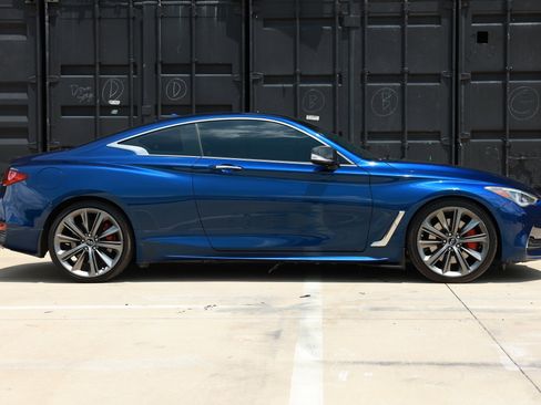 Used 2019 INFINITI Q60 Red Sport 400 w/ Cargo Package RWD image 17