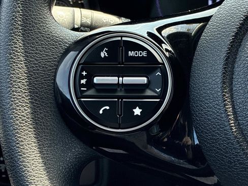 Used 2025 Kia Soul S FWD image 22