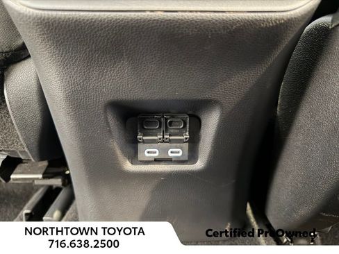 Used 2024 Toyota RAV4 XLE AWD/4WD image 18