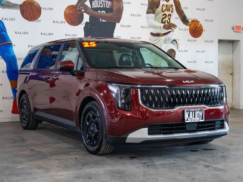 Used 2025 Kia Carnival LXS image 19