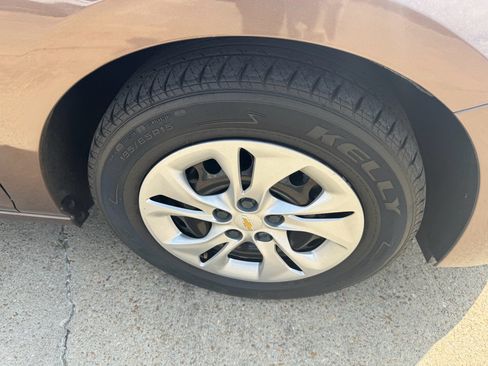 Used 2019 Chevrolet Cruze LS FWD image 12