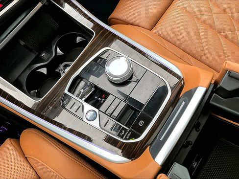 Used 2025 BMW X5 xDrive40i w/ Executive Package image 35