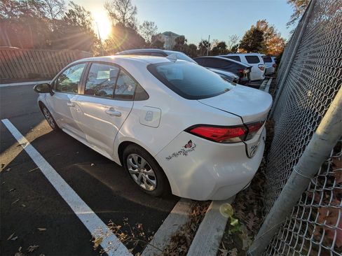 Used 2020 Toyota Corolla LE image 5