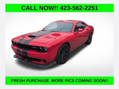 Used 2016 Dodge Challenger SRT Hellcat RWD image 1