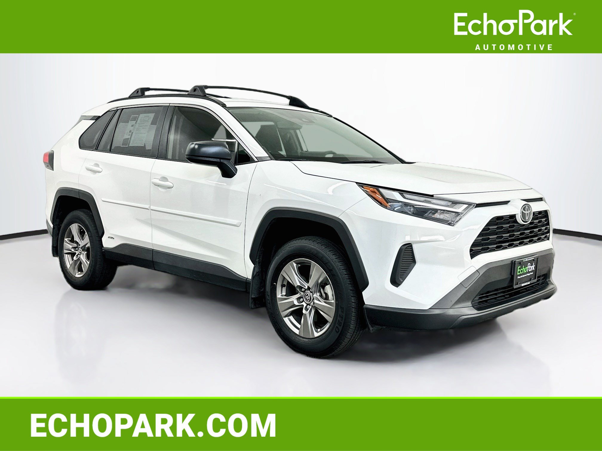 Used 2025 Toyota RAV4 LE AWD/4WD image 1