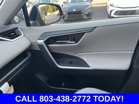 Used 2025 Toyota RAV4 XLE AWD/4WD image 29