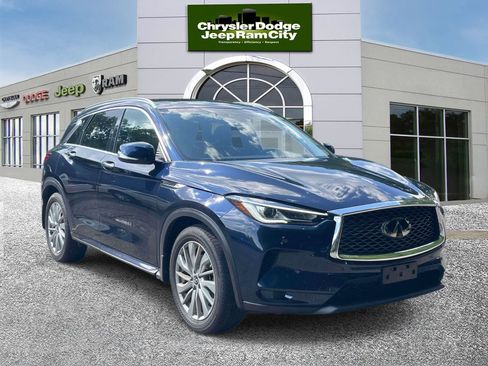 Used 2023 INFINITI QX50 Luxe AWD/4WD image 2