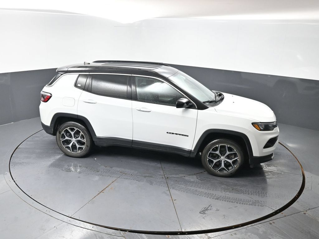 Used 2024 Jeep Compass Limited AWD/4WD image 15