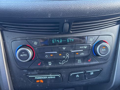 Used 2018 Ford Escape SEL image 9