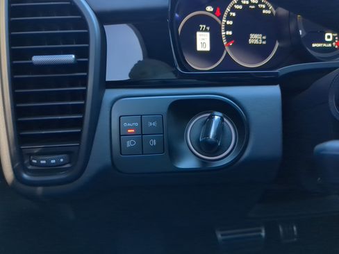 Used 2023 Porsche Cayenne Turbo GT image 31