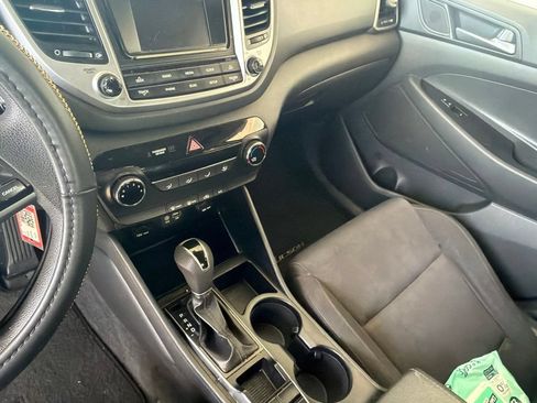 Used 2017 Hyundai Tucson SE w/ SE Popular Package 02 FWD image 13