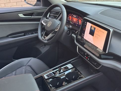 New 2026 Volkswagen Atlas Peak Edition AWD/4WD image 17