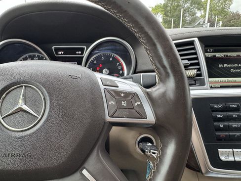 Used 2014 Mercedes-Benz GL 550 4MATIC image 26