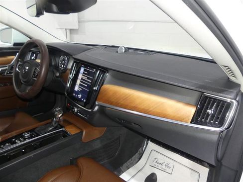 Used 2018 Volvo S90 T6 Inscription image 25