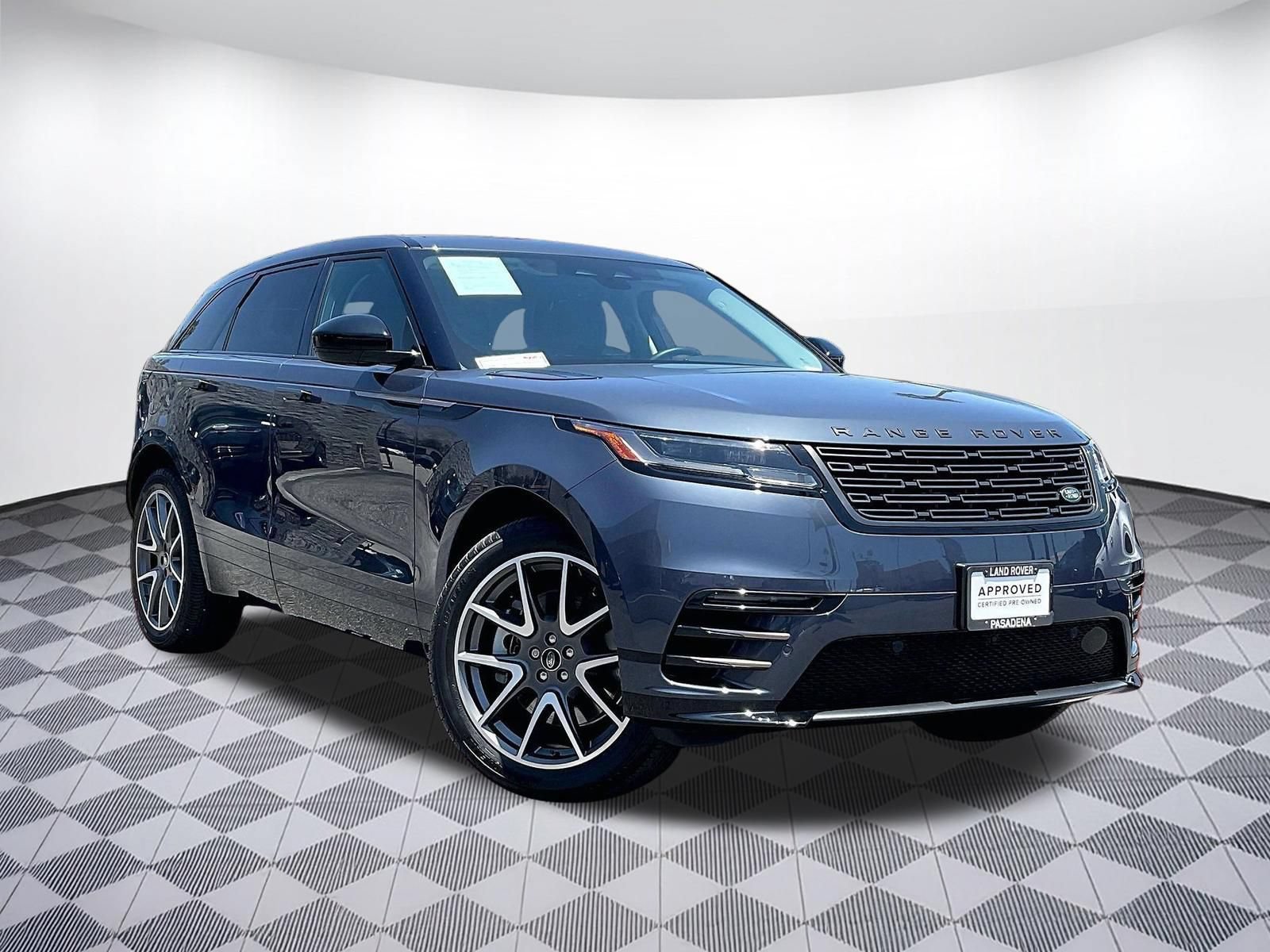 Used 2025 Land Rover Range Rover Velar Dynamic SE AWD/4WD image 2