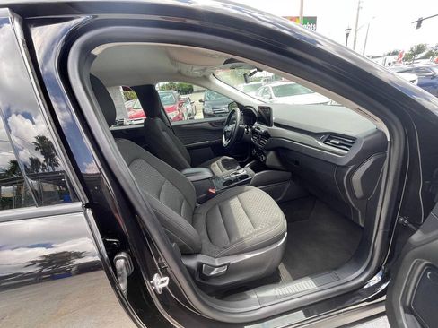Used 2025 Ford Escape Active FWD image 9