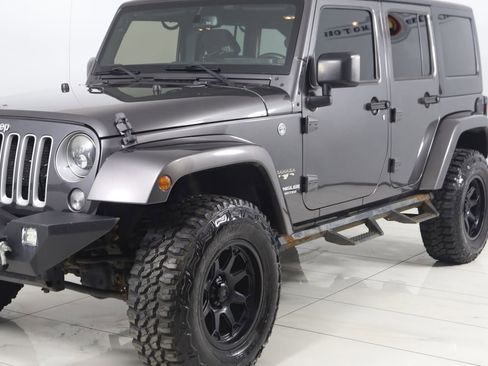 Used 2016 Jeep Wrangler Unlimited Sahara w/ Dual Top Group AWD/4WD image 46