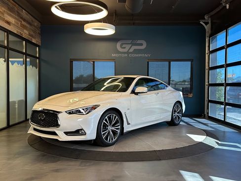 Used 2019 INFINITI Q60 3.0t Luxe AWD/4WD image 7
