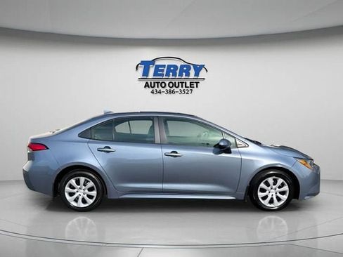 Used 2025 Toyota Corolla LE FWD image 1