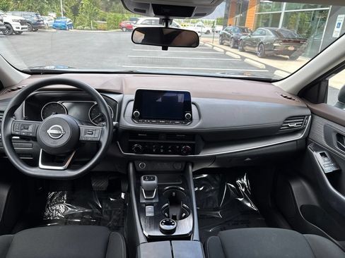 Used 2023 Nissan Rogue S AWD/4WD image 15