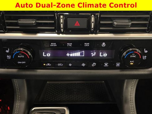 Used 2025 Nissan Pathfinder Platinum FWD image 25
