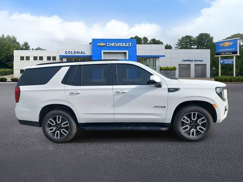 Used 2023 GMC Yukon AT4 image 3