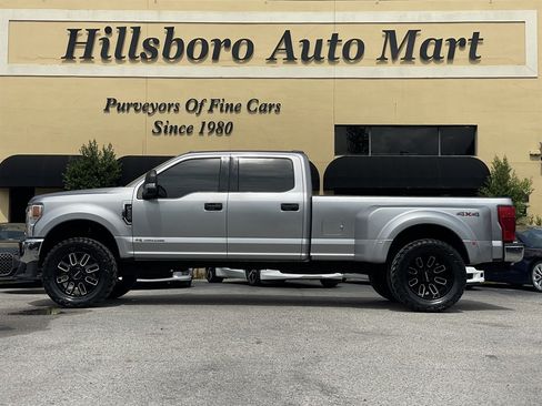 Used 2020 Ford F350 XLT AWD/4WD image 3
