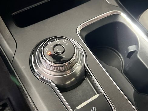 Used 2020 Ford Fusion SE w/ Equipment Group 151A image 25