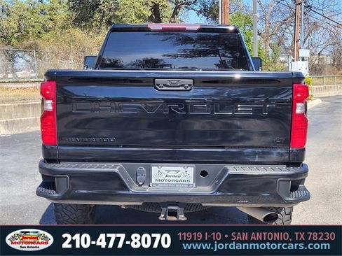 Used 2021 Chevrolet Silverado 2500 LT w/ Convenience Package image 4
