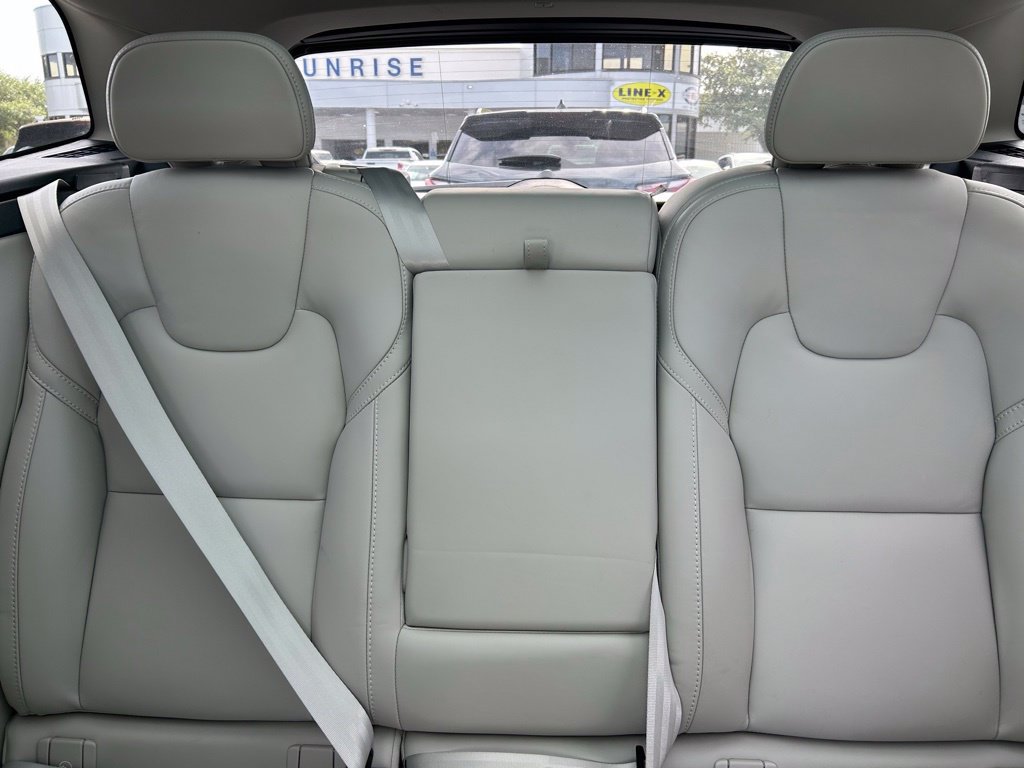 Used 2023 Volvo XC60 B5 Ultimate w/ Climate Package AWD/4WD image 13