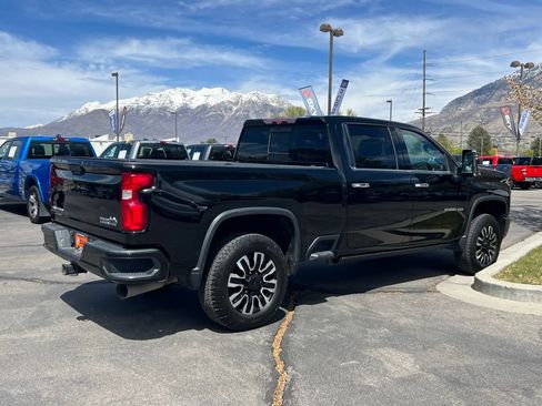 Used 2020 Chevrolet Silverado 2500 High Country w/ Technology Package AWD/4WD image 9