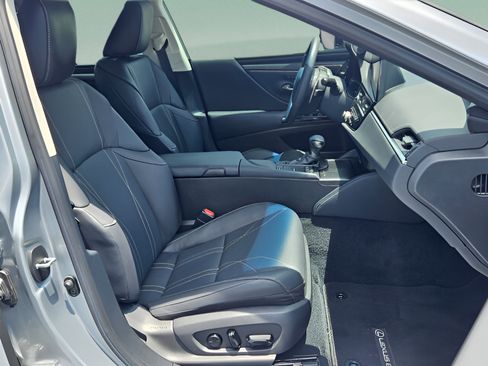 Certified 2022 Lexus ES 350 Ultra Luxury w/ Accessory Package FWD image 27