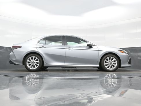 Used 2024 Toyota Camry LE FWD image 30