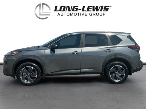 Used 2025 Nissan Rogue SV w/ SV Premium Package FWD image 2