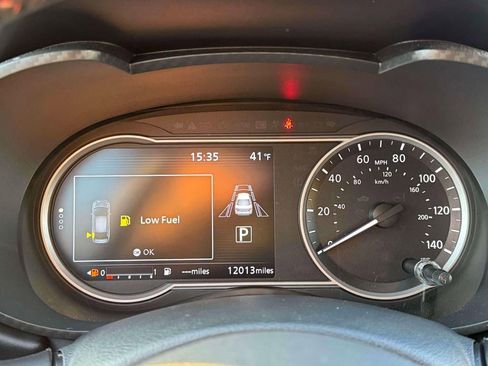 Certified 2025 Nissan Versa SR w/ Trunk Package image 23