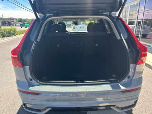 Used 2025 Volvo XC60 B5 Plus AWD/4WD image 11
