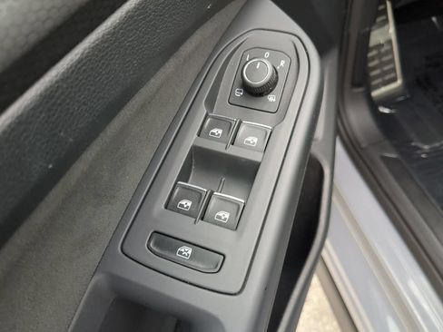 Certified 2024 Volkswagen GTI S FWD image 17