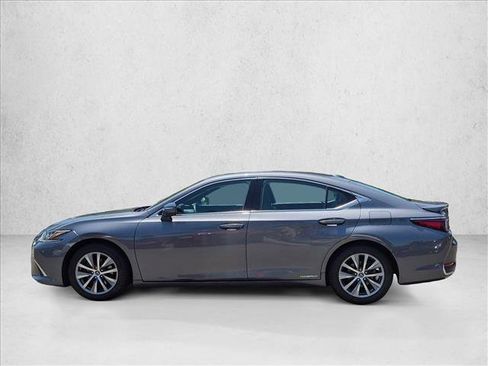 Used 2020 Lexus ES 300h w/ Premium Package FWD image 9