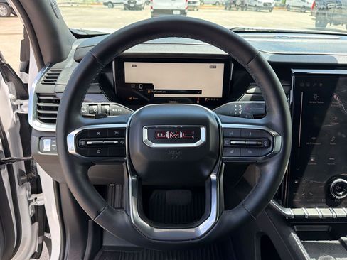 Used 2024 GMC Acadia Elevation w/ Luxury Package FWD image 15