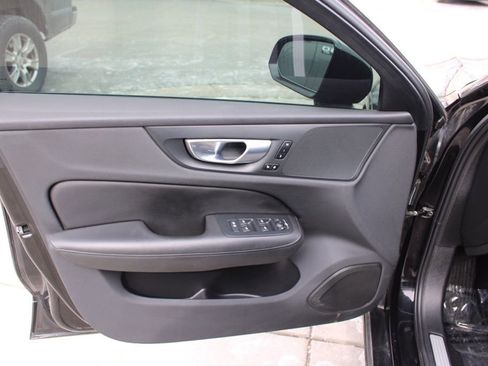 Used 2024 Volvo S60 B5 Plus image 19