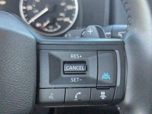 Certified 2025 Nissan Rogue SV image 26