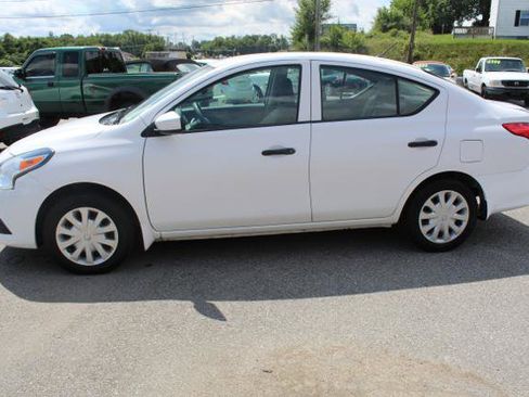 Used 2016 Nissan Versa S image 6
