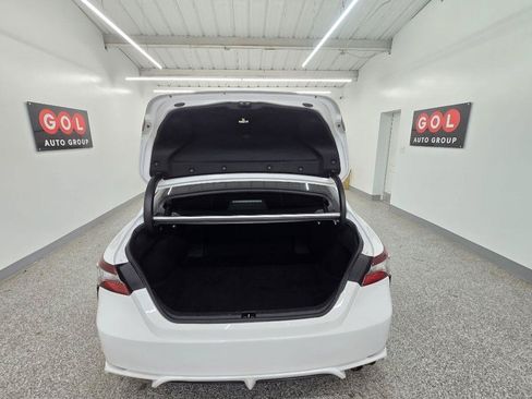 Used 2021 Toyota Camry SE FWD image 19