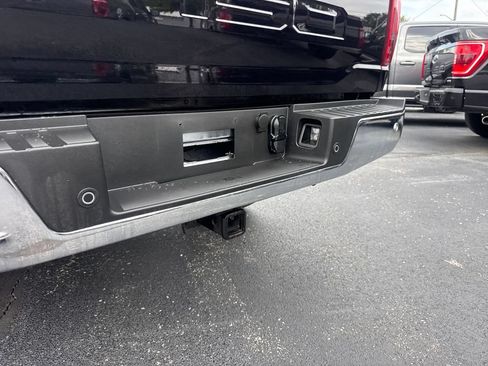 Used 2025 Ford F150 Lariat w/ Equipment Group 502A High AWD/4WD image 11
